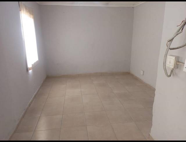 2 BEDROOM HOUSE FOR SALE IN TEMBISA CENTRAL